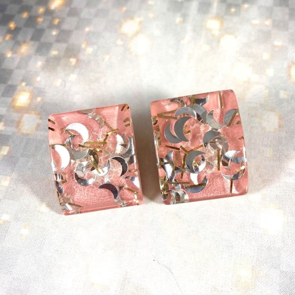 Vintage baby pink and silver moon confetti lucite clip on earrings